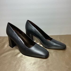 New Etienne Aigner Leather Taupe Silver Heels Size 8M